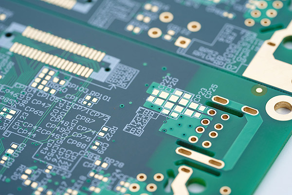 如何從顏色判斷多層PCB線路板的質(zhì)量 